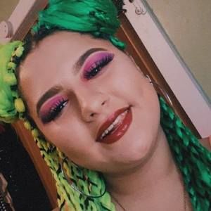 Meet your Posher, Isabel